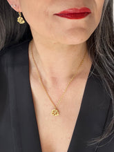 Cargar imagen en el visor de la galería, Cempasúchil Dije Chico cadena
