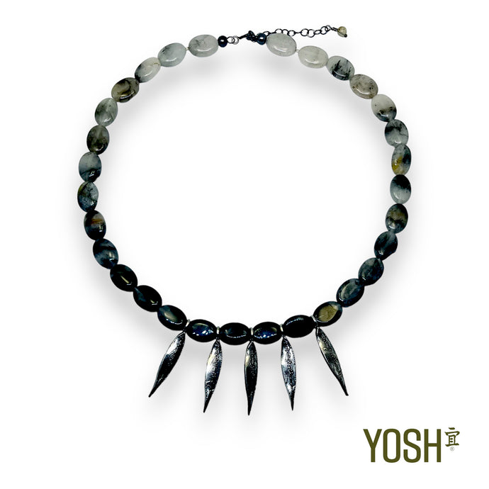 Collar 5 Plumas
