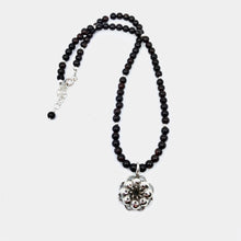 Cargar imagen en el visor de la galería, Collar con piedras Peyote
