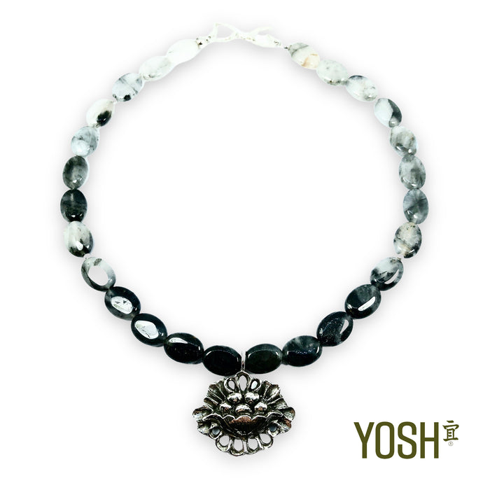 Collar Peonia con piedras