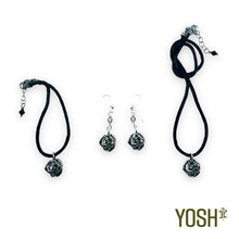 Cargar imagen en el visor de la galería, Dije CH Rose CHIC.ROCK.YOSH
