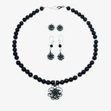 Cargar imagen en el visor de la galería, Collar con piedras Peyote
