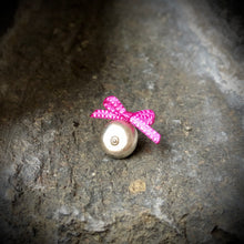 Cargar imagen en el visor de la galería, BOOB Pin
