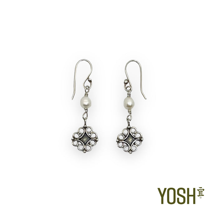Romántico aretes con piedras