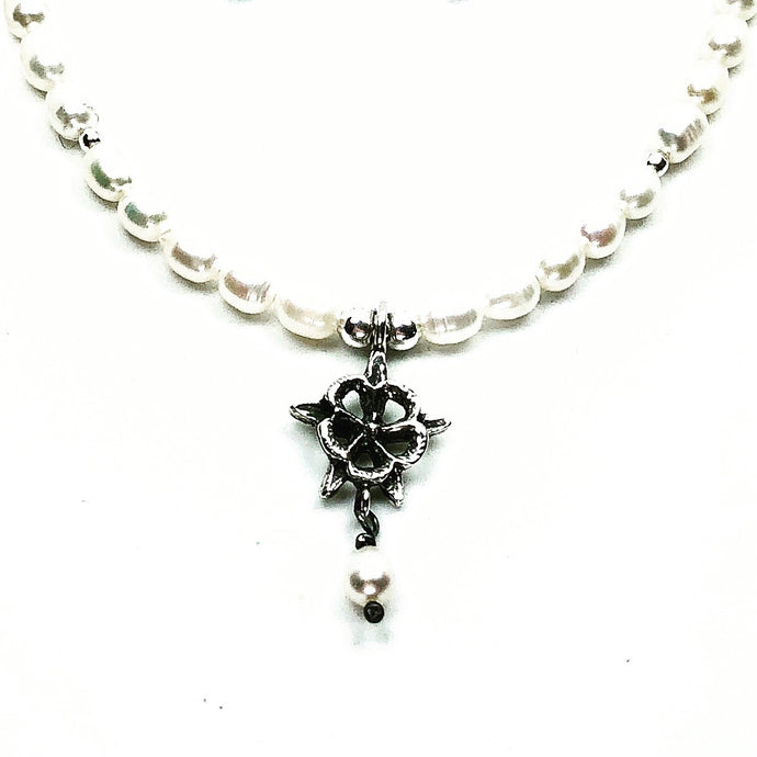 Collar con piedras flor aquilegia