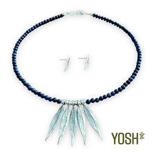 Cargar imagen en el visor de la galería, Collar 5 Plumas
