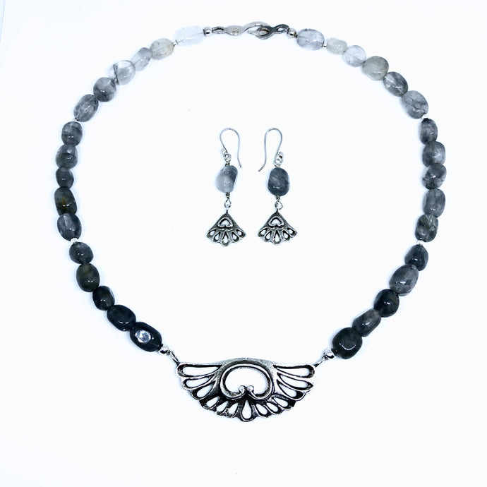 Collar con piedras diversas Alas Fénix